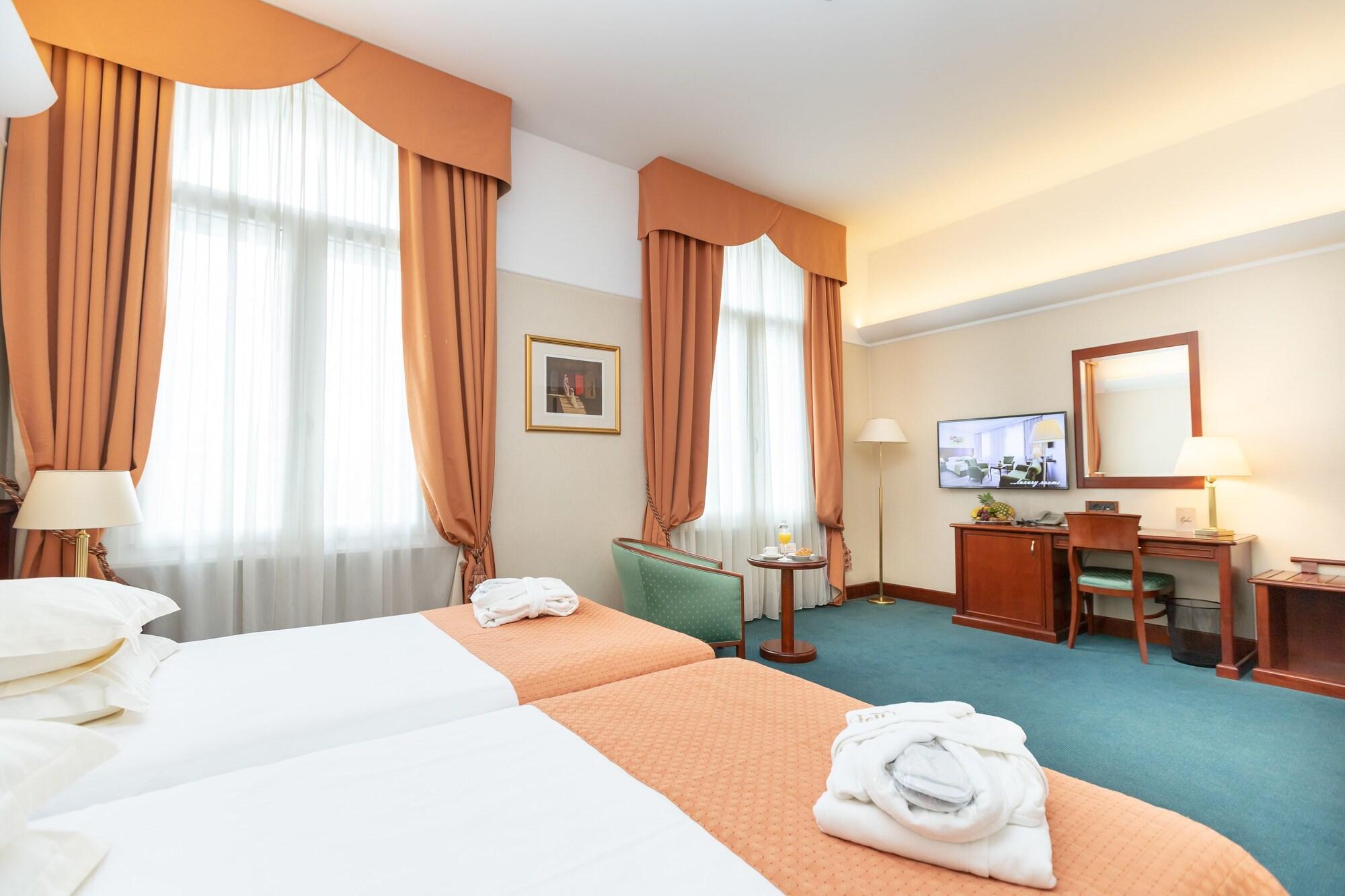Palace Hotel Zagreb Exteriör bild